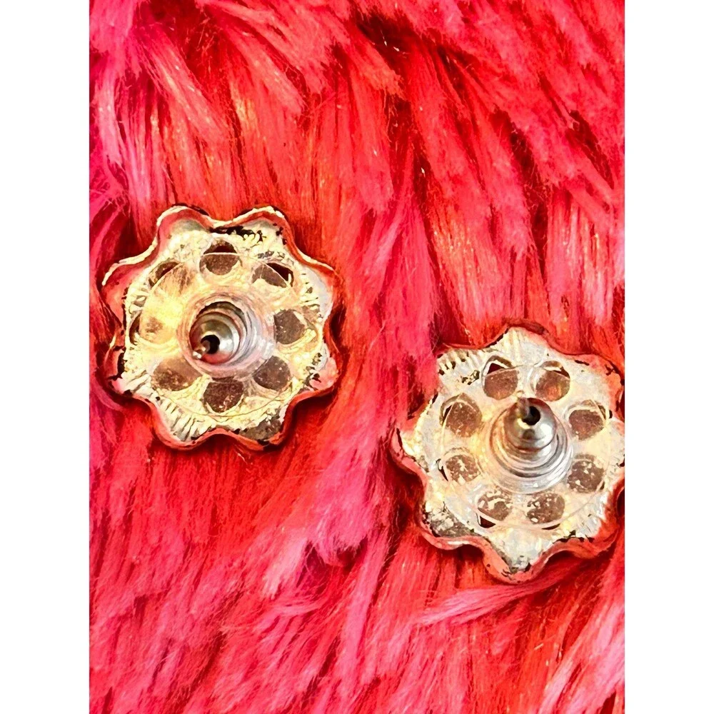 Flower rhinestone Earrings in clear and purple for pierced ears